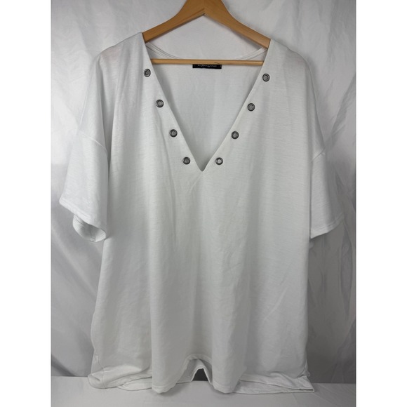 Hippie Chic Tops - Hippie Chic Size XL 2X White Grommet‎ V Neck Oversized Boho Top